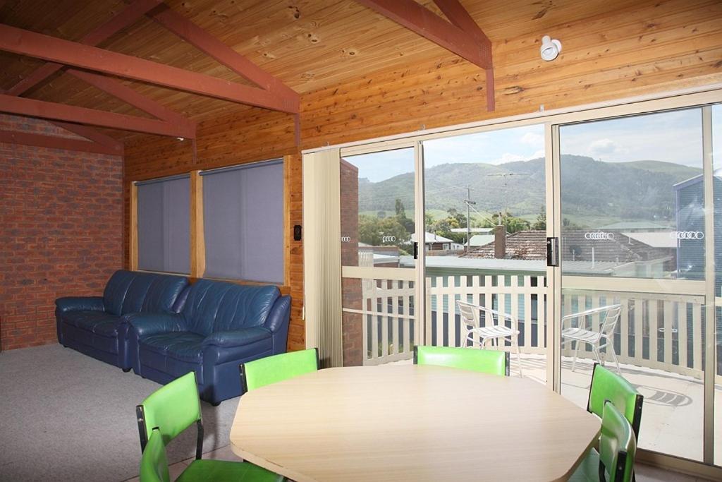 Apollo Bay Backpackers Lodge Bagian luar foto