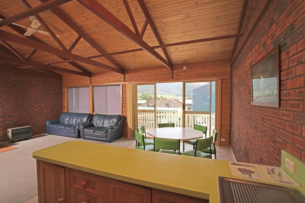 Apollo Bay Backpackers Lodge Bagian luar foto